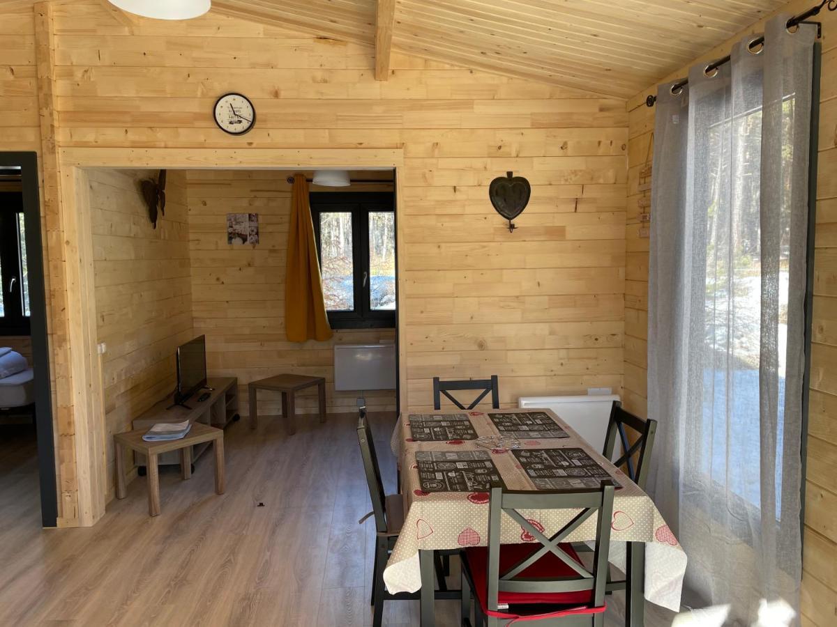 Parc Residentiel De Loisir : Le Loup Blanc Du Riou Otel Barcelonnette Dış mekan fotoğraf