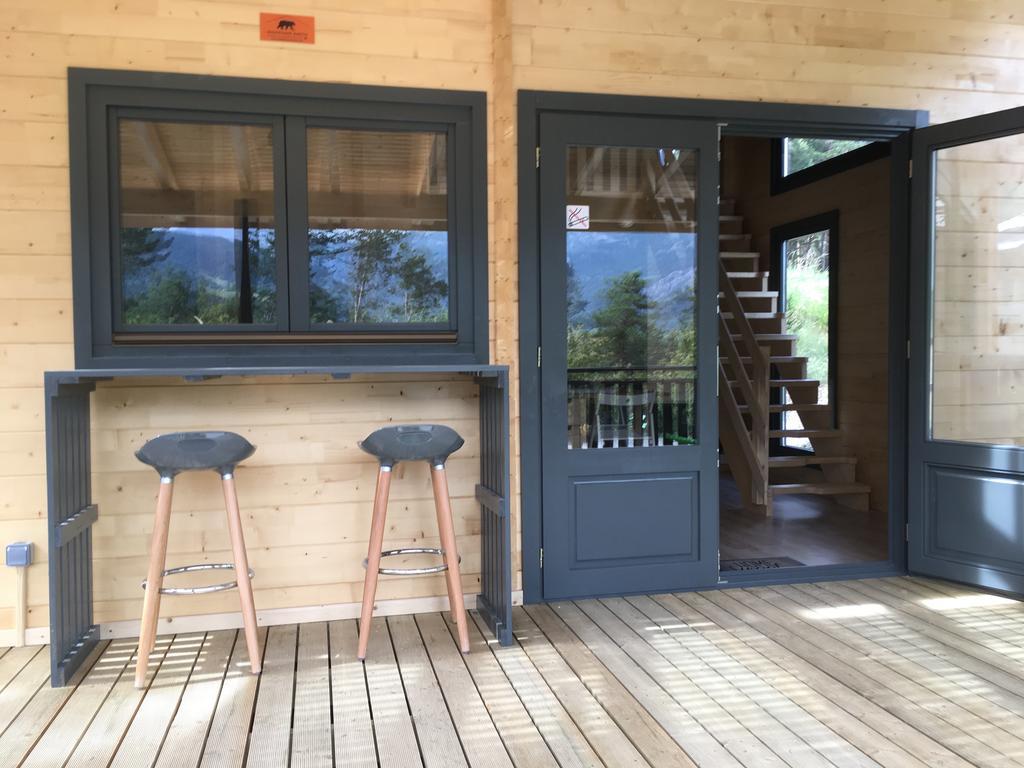 Parc Residentiel De Loisir : Le Loup Blanc Du Riou Otel Barcelonnette Dış mekan fotoğraf